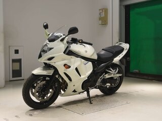 2010 Suzuki GSX 1250 FA, белый, 439000 рублей, вид 4