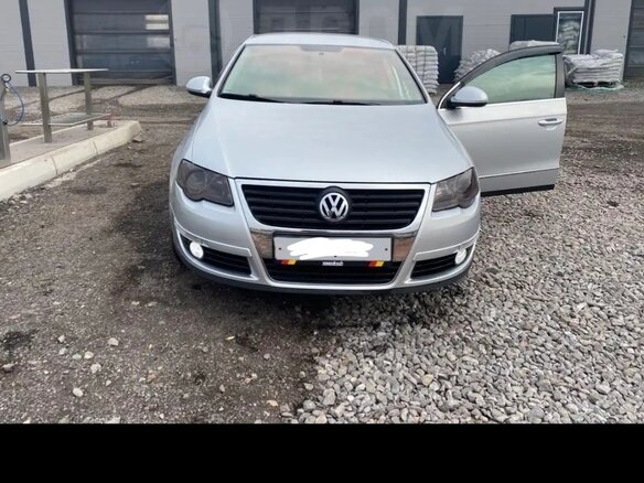 2010 Volkswagen Passat B6, серебристый, 700000 рублей - вид 1