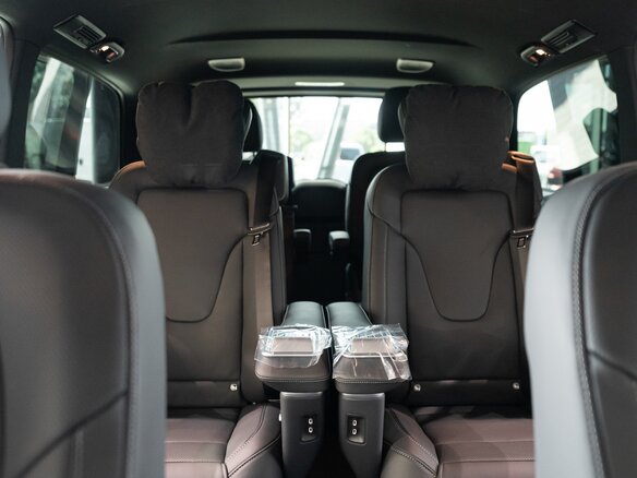 2026 Mercedes-Benz V-Класс Extra Long 300 d экстра длинный III (W447) Рестайлинг 2, чёрный, 14500000 рублей - вид 25