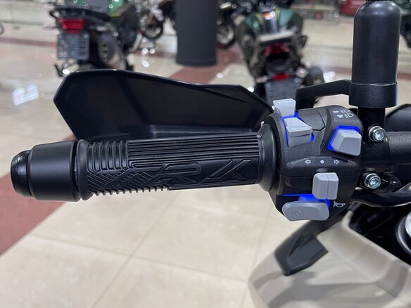 2026 Benelli TRK 702 X, бежевый, 789000 рублей - вид 9