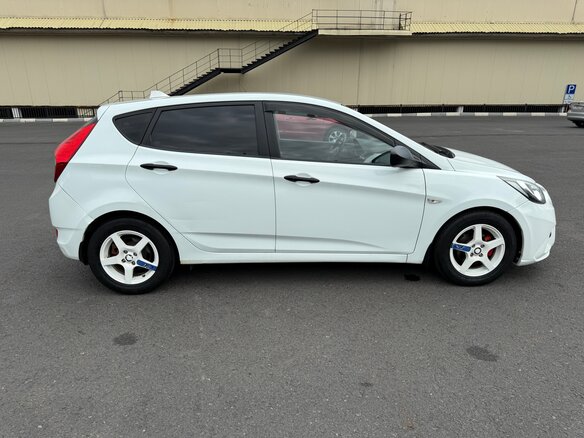 2012 Hyundai Solaris I, белый - вид 3