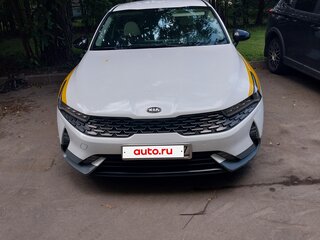2022 Kia K5 III, чёрный, 1950000 рублей, вид 1