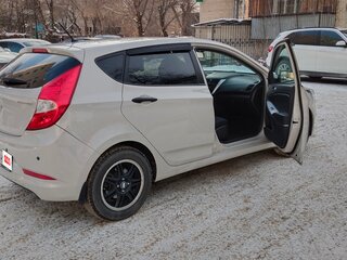 2015 Hyundai Solaris I Рестайлинг, бежевый, 750000 рублей, вид 4