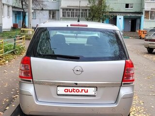 2010 Opel Zafira B Рестайлинг, серебристый, 950000 рублей, вид 4
