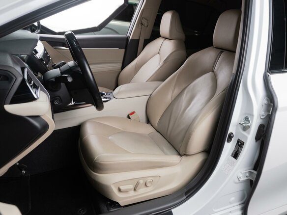 2021 Toyota Camry VIII (XV70), белый, 2949000 рублей - вид 9