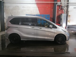 2013 Honda Freed I Рестайлинг, серебристый, 1102000 рублей, вид 4