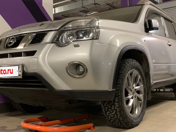 2014 Nissan X-Trail II Рестайлинг, серебристый, 2000000 рублей - вид 4