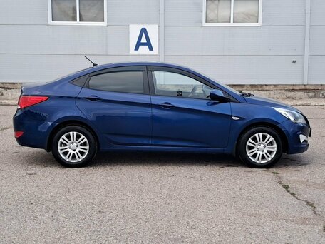 2015 Hyundai Solaris I Рестайлинг, синий, 550000 рублей, вид 4