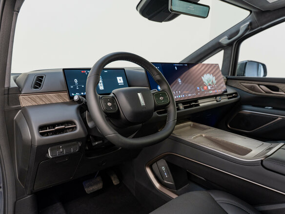 2025 Wey 80 Business Lounge 44.28 kWh, серый, 6990000 рублей - вид 10