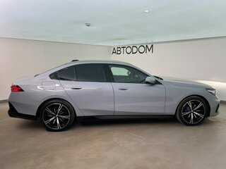 2026 BMW 5 серии 530i xDrive VIII (G60/G61/G68), серый, 10075000 рублей, вид 2