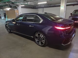 2022 BMW 7 серии 740i VII (G70), синий, 11000000 рублей, вид 5
