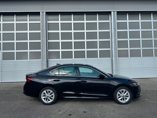 2024 Skoda Octavia IV (A8), чёрный, 3504000 рублей, вид 3