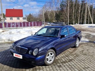 2000 Mercedes-Benz E-Класс 220 II (W210, S210) Рестайлинг, синий, 1050000 рублей, вид 3
