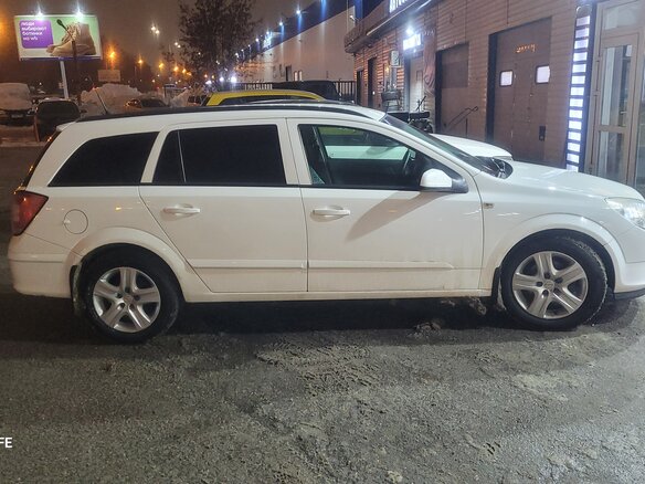 2008 Opel Astra H Рестайлинг, белый, 500000 рублей - вид 1