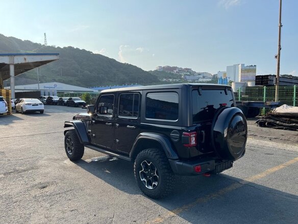 2019 Jeep Wrangler IV (JL), чёрный, 5300000 рублей - вид 3