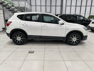 2013 Nissan Qashqai I Рестайлинг, белый, 1030000 рублей, вид 4
