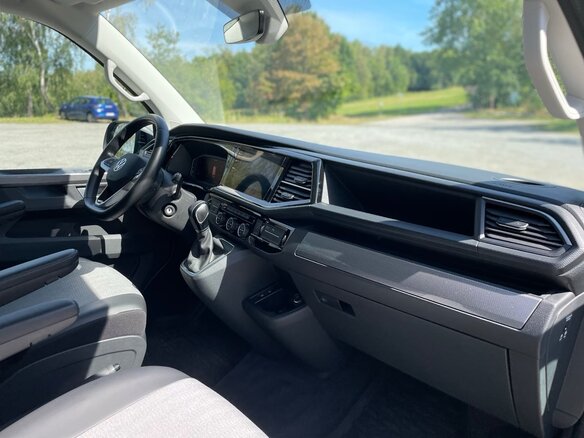 2022 Volkswagen Multivan T6 Рестайлинг, серый, 4840007 рублей - вид 10