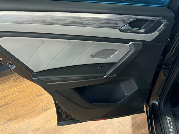 2023 Volkswagen Tayron I Рестайлинг, чёрный, 3600000 рублей - вид 18