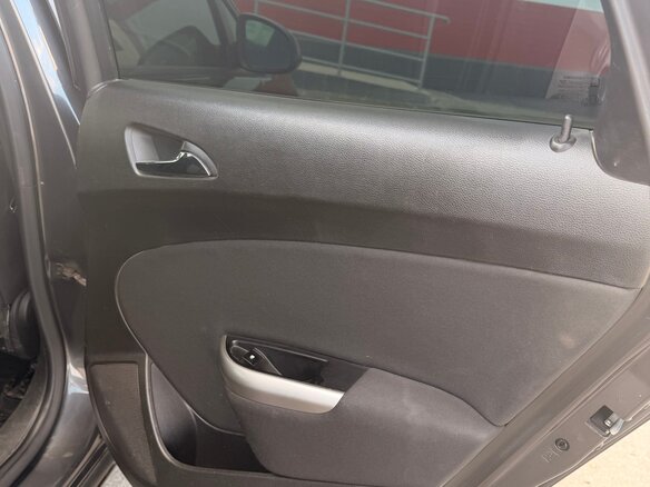2010 Opel Astra J, серый, 580000 рублей - вид 21