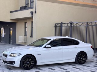 2013 BMW 5 серии 528i xDrive VI (F10/F11/F07) Рестайлинг, белый, 1699000 рублей, вид 4