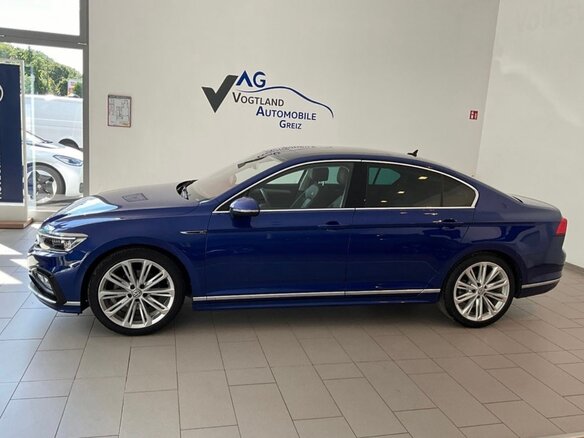 2020 Volkswagen Passat B8 Рестайлинг, синий, 2999999 рублей - вид 1