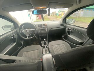 2015 Volkswagen Polo V Рестайлинг, белый, 750000 рублей, вид 5