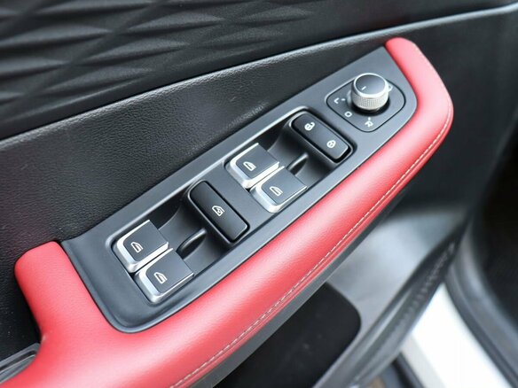 2023 Geely Coolray I Рестайлинг, белый, 1899000 рублей - вид 23