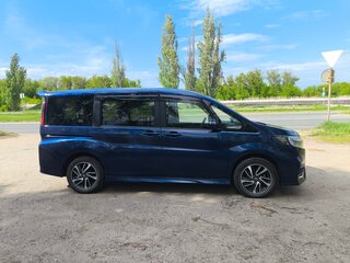 2021 Honda Stepwgn Spada V Рестайлинг, синий, 2530000 рублей, вид 4