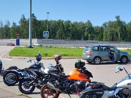 2024 KTM 990 Duke, оранжевый, 1549999 рублей, вид 3