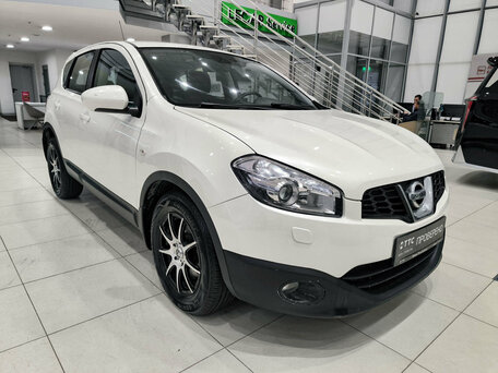2013 Nissan Qashqai I Рестайлинг, белый, 980000 рублей, вид 3