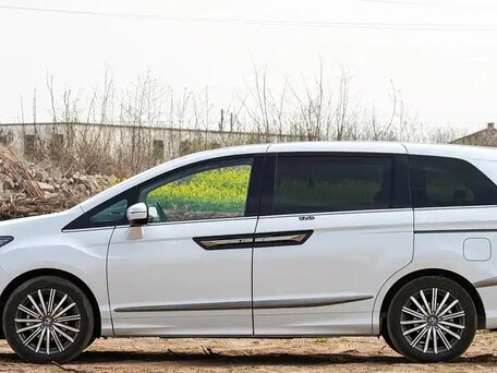 2025 Honda Elysion II Рестайлинг 2, белый, 5660000 рублей, вид 3