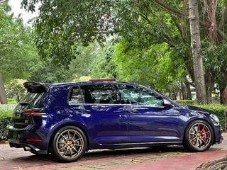 2019 Volkswagen Golf VII Рестайлинг, синий, 1310100 рублей, вид 5