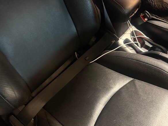 2012 Mitsubishi Outlander II Рестайлинг, белый, 1600000 рублей - вид 12