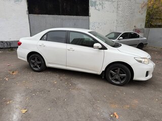 2011 Toyota Corolla X (E140, E150) Рестайлинг, белый, 1150000 рублей, вид 3