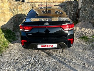 2019 Kia Rio IV, чёрный, 1450000 рублей, вид 3