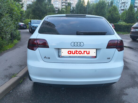 2010 Audi A3 II (8P) Рестайлинг 2, белый, 649000 рублей - вид 2