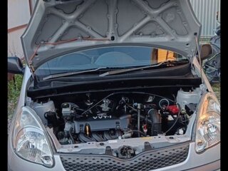 2004 Toyota FunCargo, серебристый, 590000 рублей, вид 3