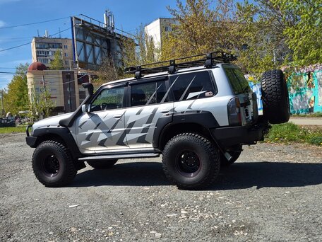2007 Nissan Patrol V (Y61) Рестайлинг, серебристый, 3620000 рублей, вид 5