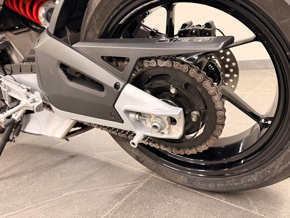 2021 Aprilia RS 660, чёрный, 1000000 рублей - вид 10