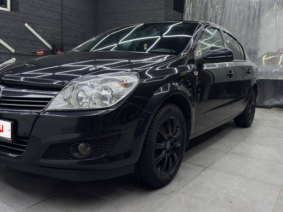 2013 Opel Astra H Рестайлинг, чёрный, 670000 рублей - вид 1