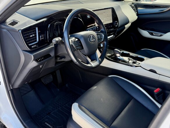 2022 Lexus NX 350 II, белый, 5800000 рублей - вид 7