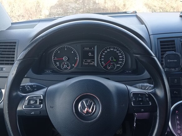 2013 Volkswagen Multivan T5 Рестайлинг, серебристый, 2575000 рублей - вид 20