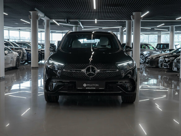 2025 Mercedes-Benz GLC 300 II (X254), чёрный - вид 2