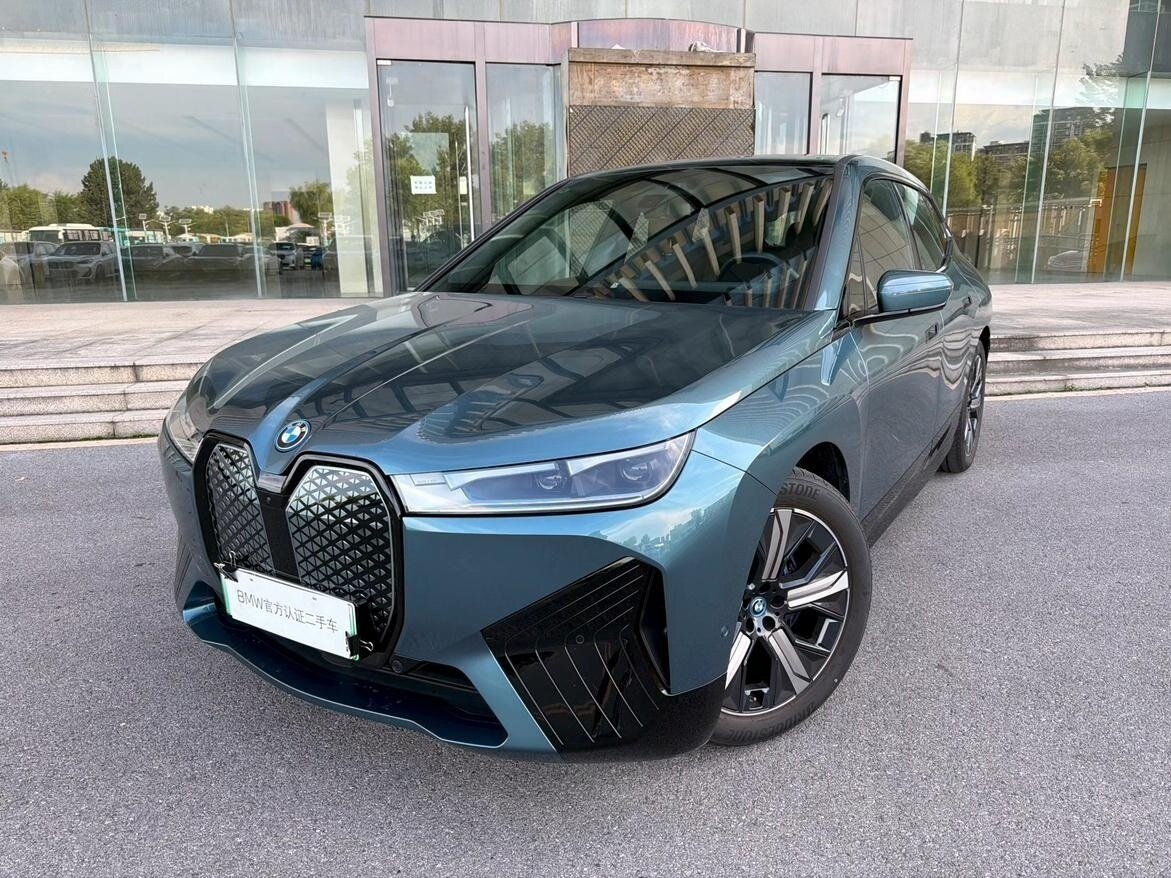 Открыть фотографии: BMW iX I (I20)