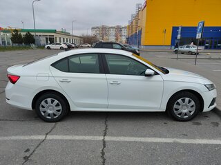 2022 Skoda Octavia IV (A8), белый, 1740000 рублей, вид 3