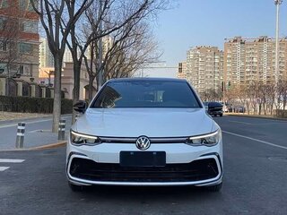 2021 Volkswagen Golf VIII, белый, 2299000 рублей, вид 2