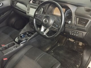 2018 Nissan Leaf II (ZE1), белый, 2000000 рублей, вид 3