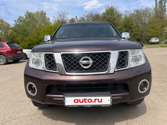 2011 Nissan Pathfinder III Рестайлинг, коричневый, 1850000 рублей - вид 1