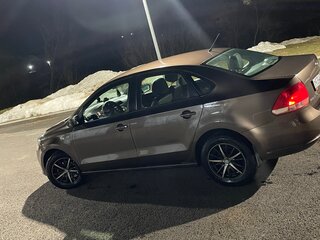 2015 Volkswagen Polo V, коричневый, 690000 рублей, вид 4