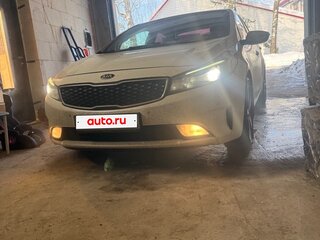 2018 Kia Cerato III Рестайлинг (Classic), белый, 1400000 рублей, вид 2